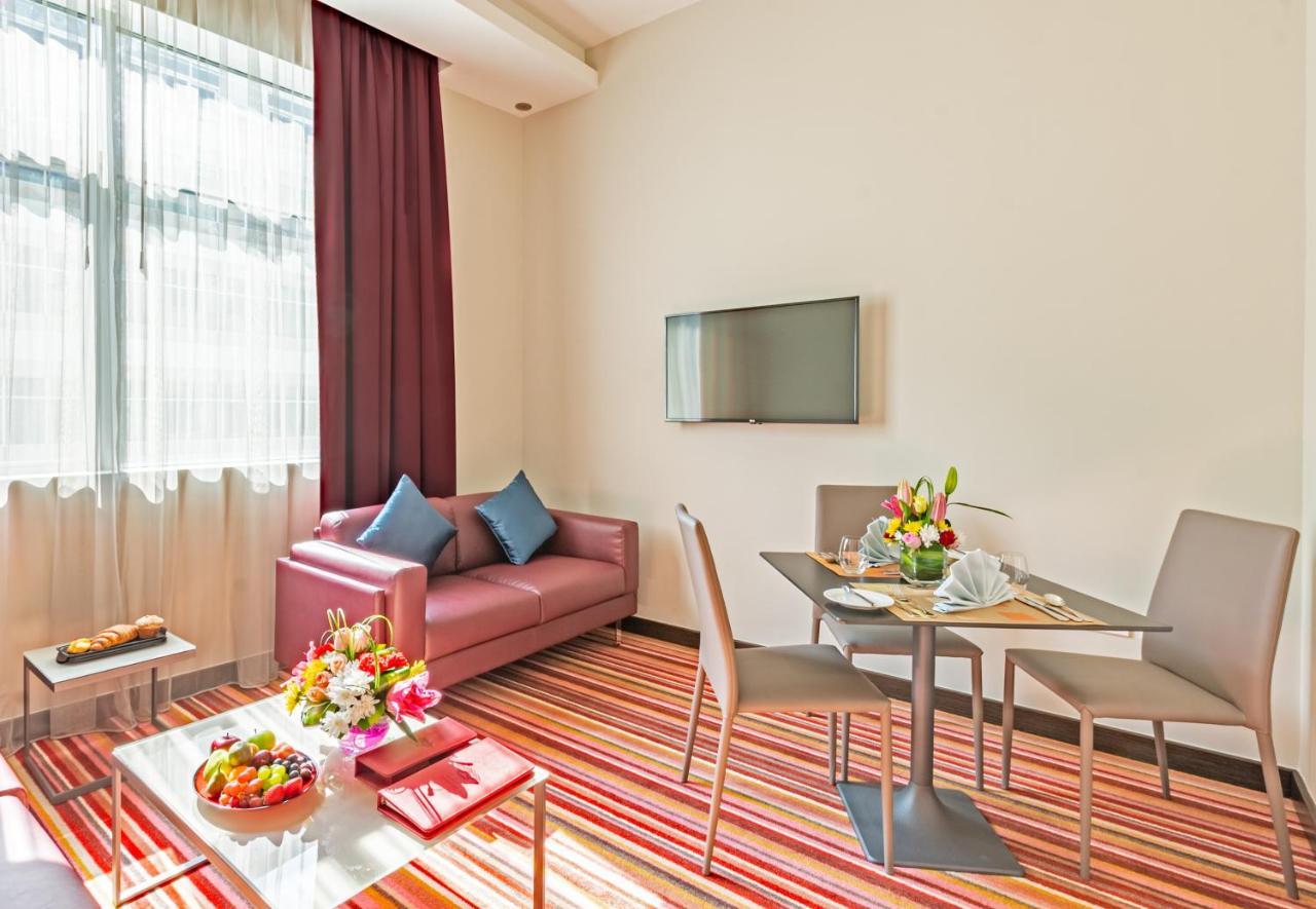 Gravity Hotel Abu Dhabi Bagian luar foto