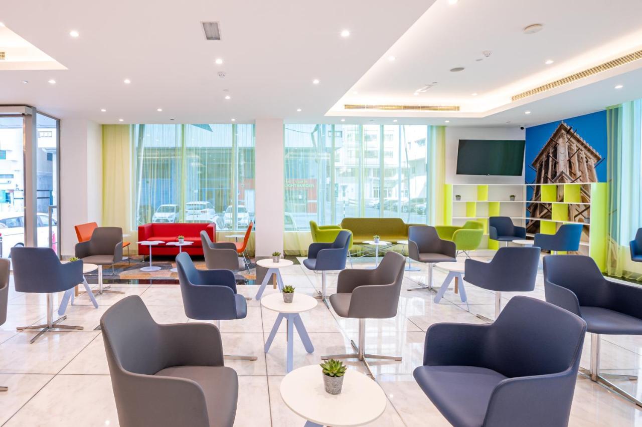 Gravity Hotel Abu Dhabi Bagian luar foto