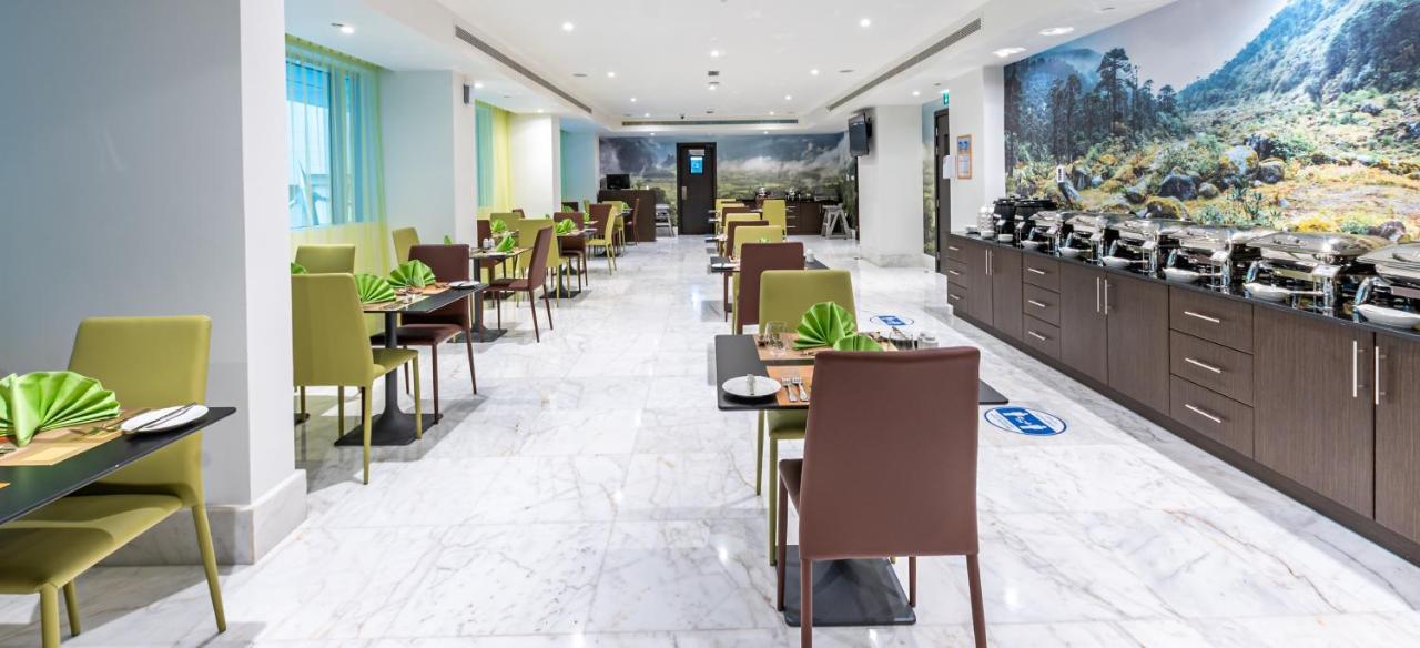 Gravity Hotel Abu Dhabi Bagian luar foto